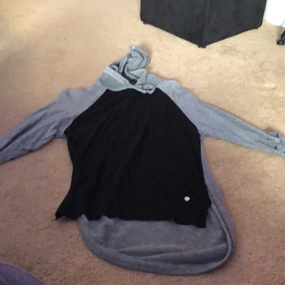 ♥️hi low hood sweater top - Picture 3 of 3